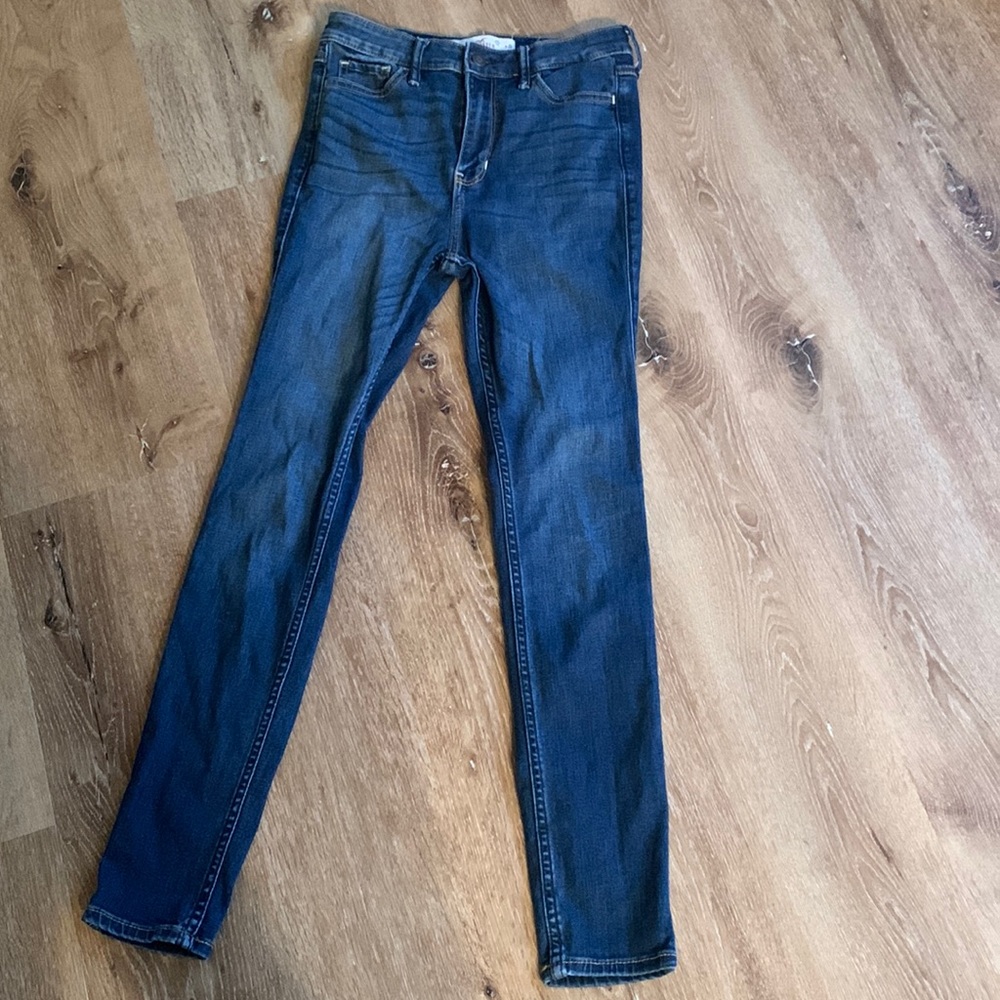 Women’s Hollister jeans size 1, waist 25, length 28